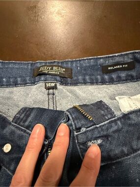 Judy Blue Mid to Dark Wash Relaxed Fit Jeans
